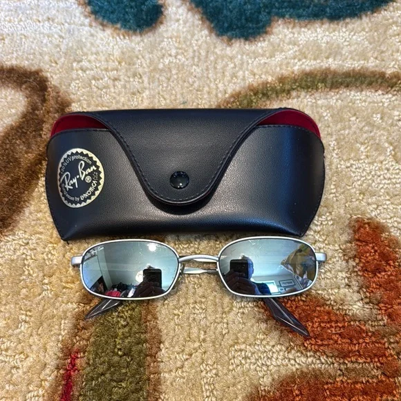 Ray-Ban Silver Frame Sunglasses with Black Case Ray-Ban | Accessories | Rayban Black And Silver Sunglasses  main image 2